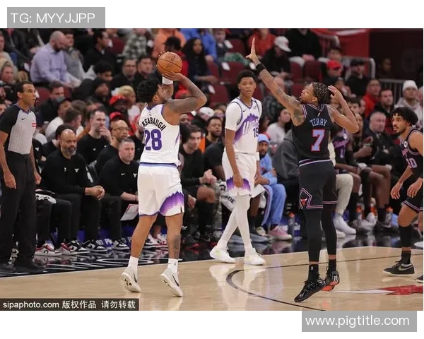 犹他爵士队与公牛的激烈对决展现篮球魅力与团队精神